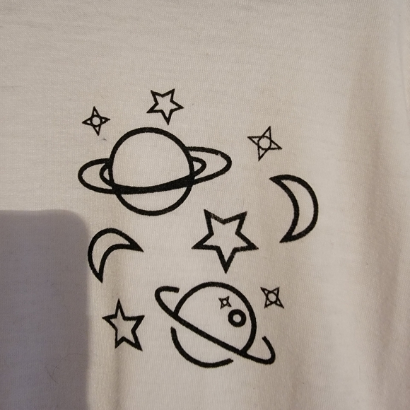 🌿Shein Space Galaxy Planets Black And White Crop Top - Picture 3 of 5